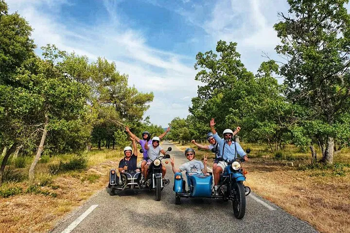 Aix-en-Provence: Sidecar Wine Tour with Tastings
