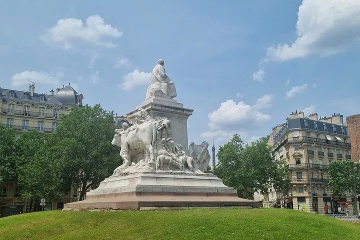Unveiling the Secrets of Paris' 7th Arrondissement: A Private Cultural Walk