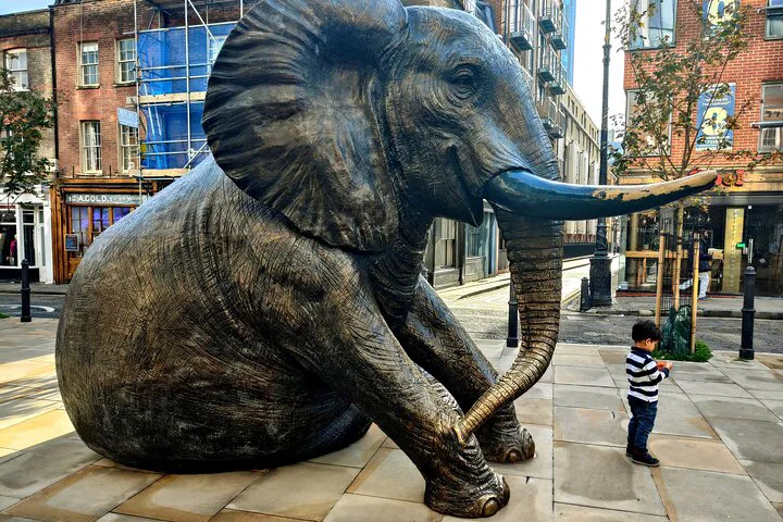 Discover London's Hidden Gems: A Personalized Walking Adventure