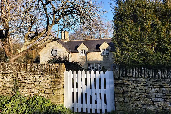 Uncover Cotswolds Charm: A Bespoke Guiding Experience