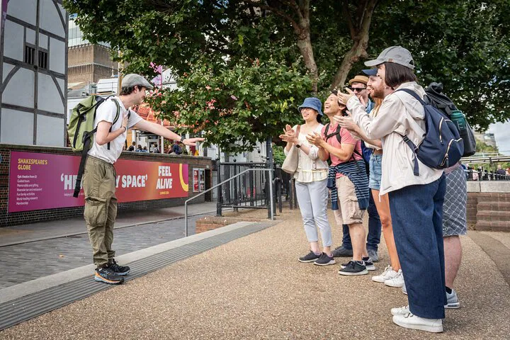 Uncover London's Iconic Landmarks: A Kid-Friendly Walking Adventure