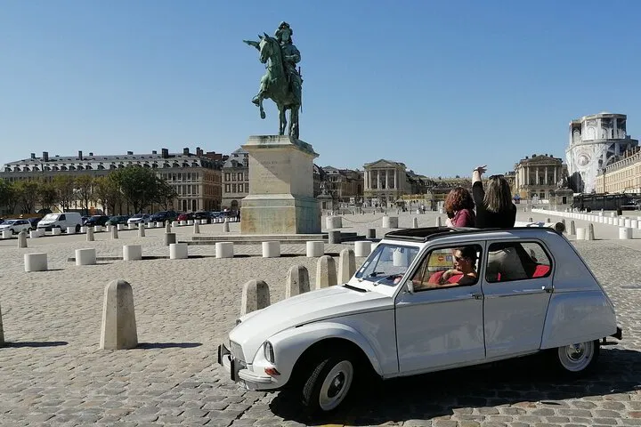 Vintage Versailles: A Royal City Tour in a Classic 2CV!