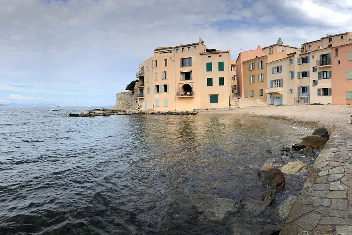Saint-Tropez Private Tour: Unveiling Glamour and Coastal Charms!
