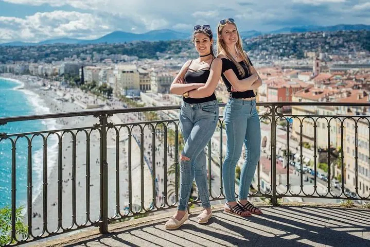 Menton Vacation Photoshoot: Capture Picture-Perfect Moments