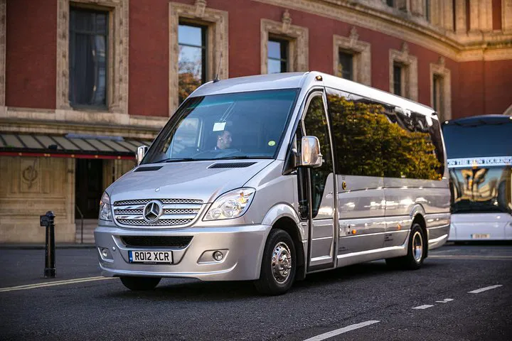 Stress-Free Luton Airport Transfer: Private Minibus to Central London