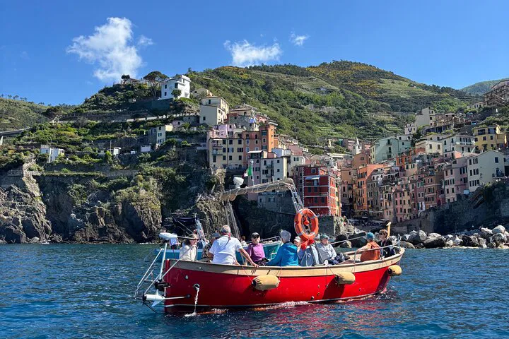 Cinque Terre Boat Tour: Swim, Sip, and See Five Lands!