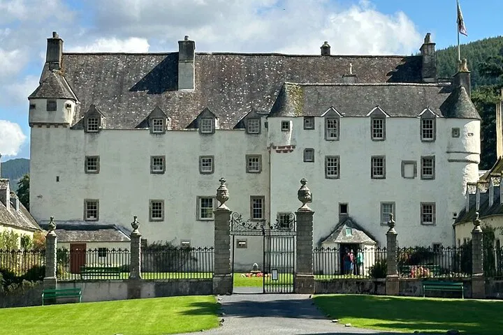 Uncover Scottish Borders' Secrets: A Private Traquair House & Dawyck Gardens Day Tour