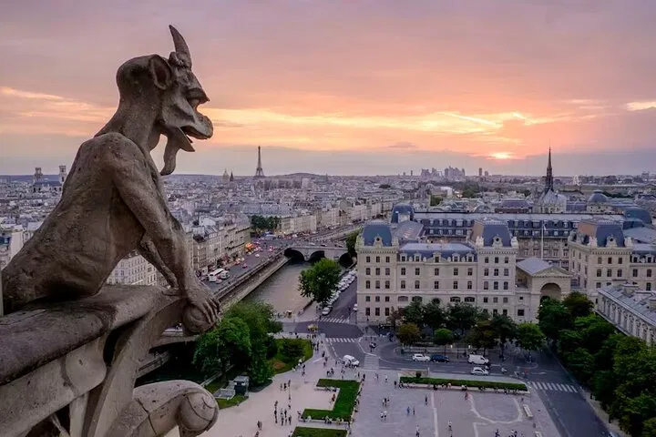 Unveiling Paris: A Whirlwind Half-Day Walking Tour