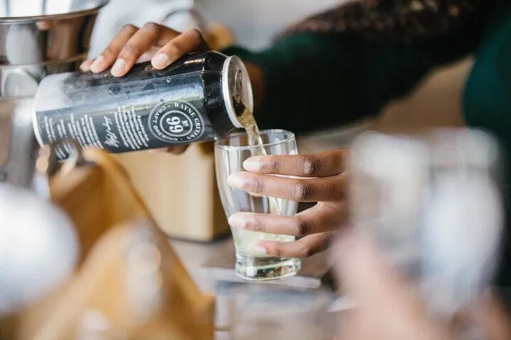 Niagara's Ultimate Craft Beverage Tour: Brews, Spirits & Benz!