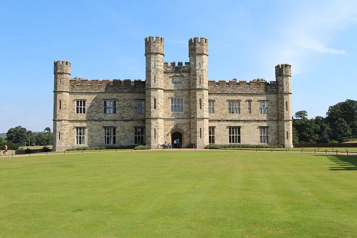 Effortless Airport Transfers: Heathrow to Leeds in Comfort