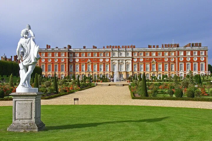 Royal London & Hampton Court: A Panoramic Private Palace Adventure