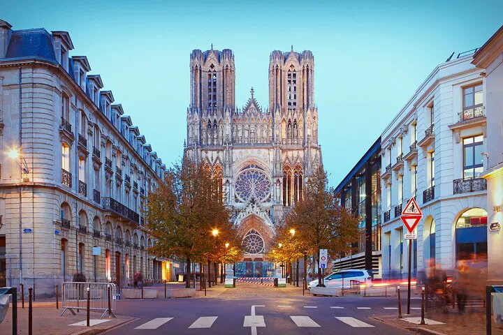 Stress-Free Paris to Reims Transfer: English-Speaking Driver Awaits!