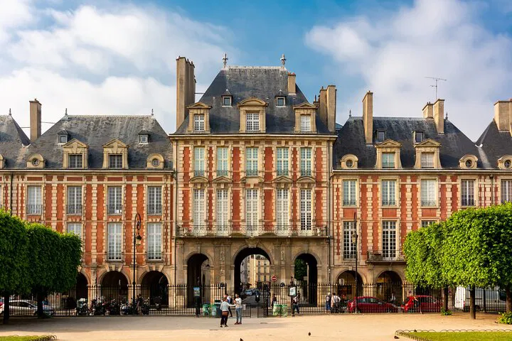 Unravel Parisian Secrets: Le Marais Mysterious Note Quest