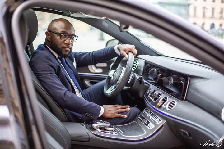 Stress-Free Paris Arrival: Private Airport Transfer in Style