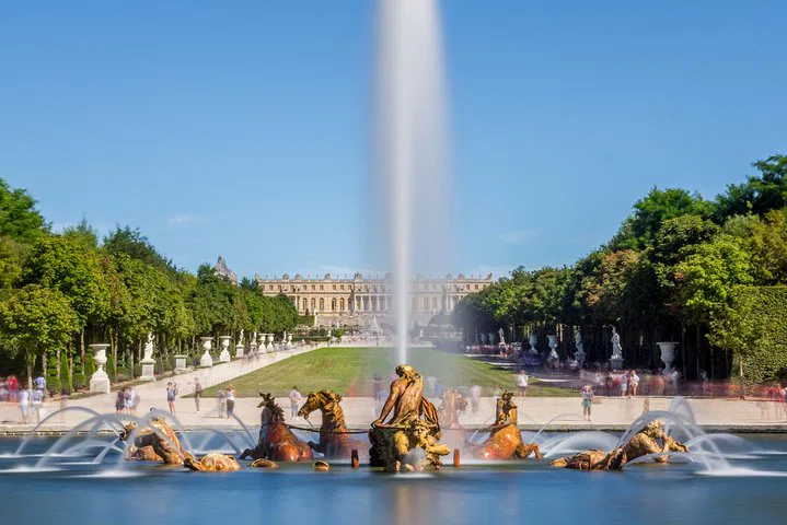 Versailles Palace Tour: Skip-the-Line & Gardens