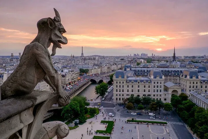 Paris Vintage Car Tour: A Timeless Airport Transfer & City Experience