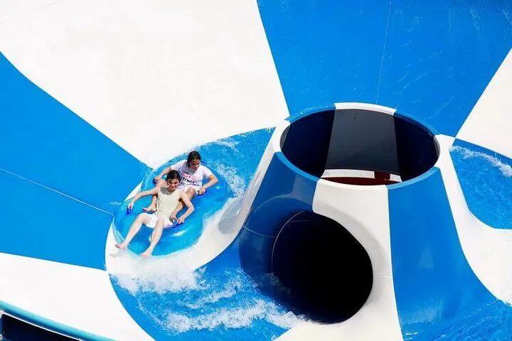 Phuket's Splash Jungle: Dive into Thrills & Family Fun!