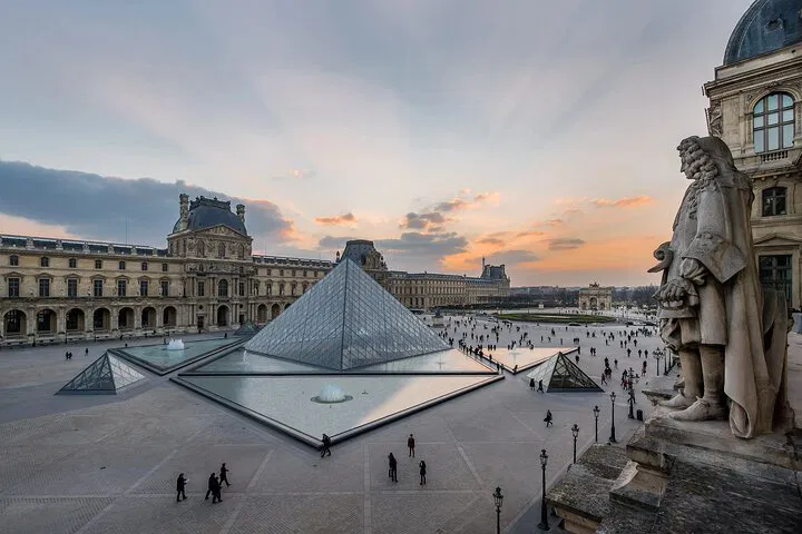 Unlock Louvre's Secrets: A Masterpiece Tour with Passionate Storytelling