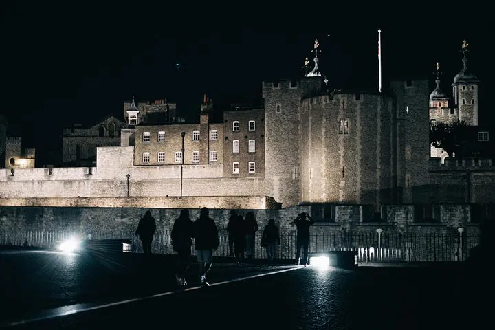 London Ghost Tour & Thames River Boat Ride