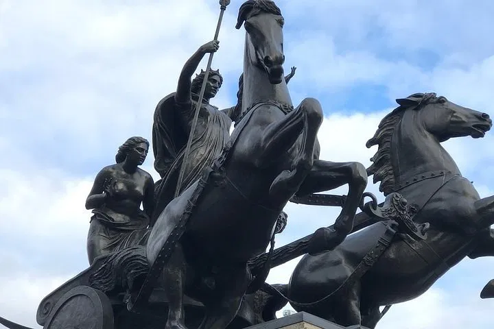 Relive Royal History: The Crown Netflix London Private Tour