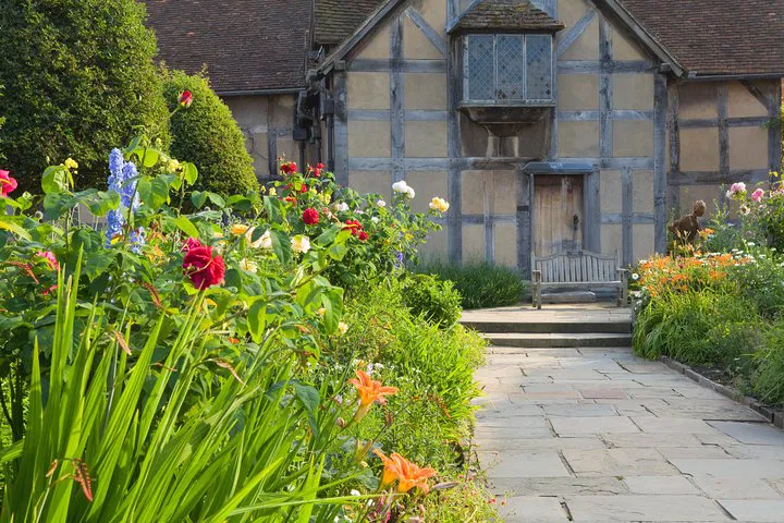 Shakespeare's Birthplace: Step Back in Time!