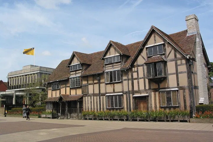 Unveiling Literary England: A Luxurious Cotswolds & Shakespeare Private Tour