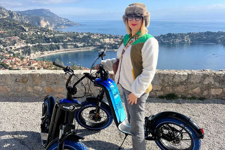 Scooter Tour: Explore Nice & French Riviera!