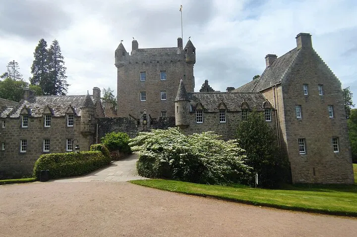 Invergordon Shore Excursion: Castles & Battlefields!