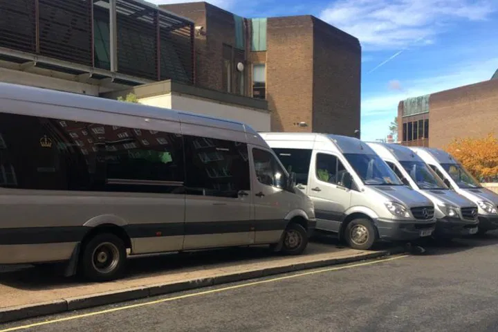 Stress-Free Southampton to Gatwick Transfer: Private Minibus for Groups