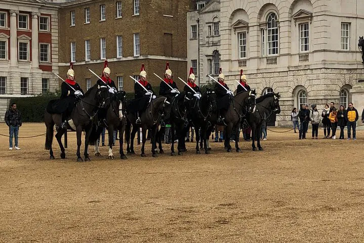 Royal London Grand Tour: Unveiling Westminster's Treasures in Style