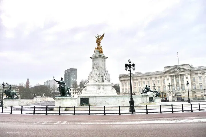 London's Top Sights: Blue Badge Tour - See 25+ Landmarks!