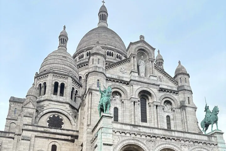 Montmartre & Sacre Coeur: Best of Paris Guided Walk