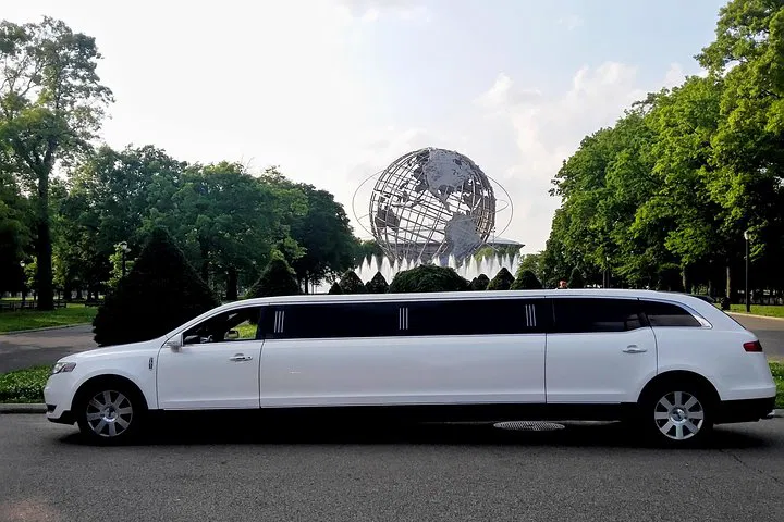 NYC Limousine Tour: Experience Manhattan's Charm in Style