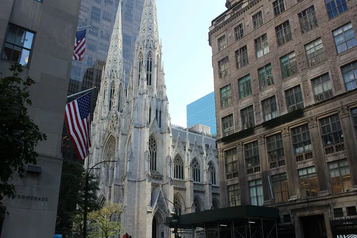 Uncover the Secrets of 42nd Street: A Historic Walking Adventure