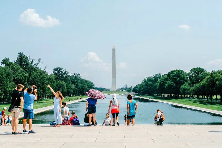 DC's Icons: Morning Bus Tour & Washington Monument Access