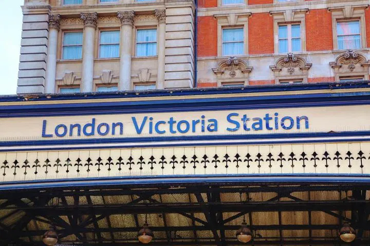 Stress-Free London Arrival: Private Heathrow Transfer to Your Doorstep
