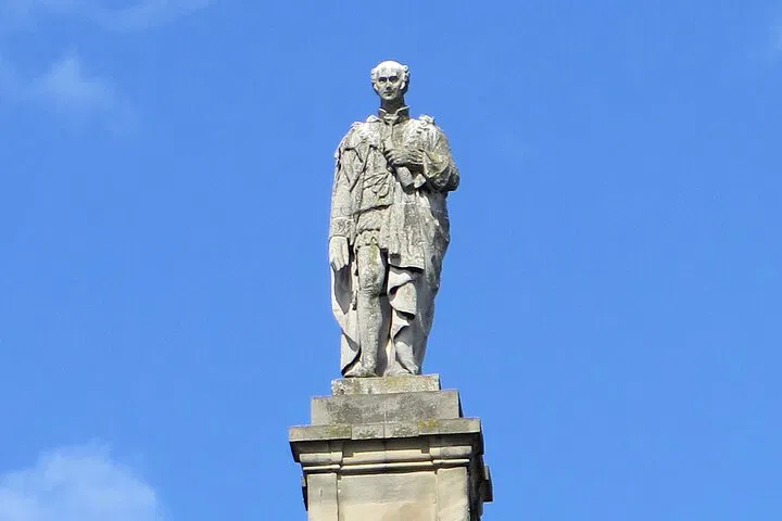 Newcastle History Tour: Bridges, Walls & Hidden Gems