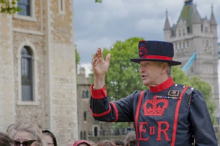 Tower of London & Monument Pass: Crown Jewels & Great Fire History