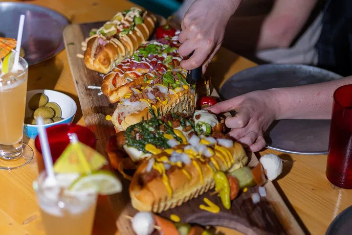 Niagara Falls Food Tour: Downtown Delights & Drinks!
