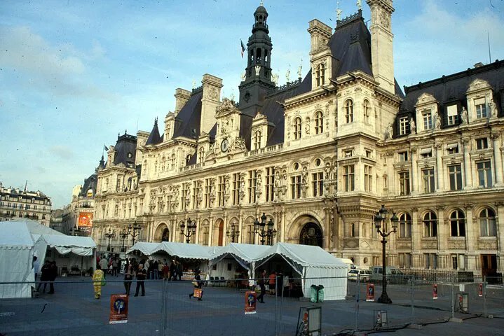 Parisian Delights: Private Marais Tour & Seine River Cruise