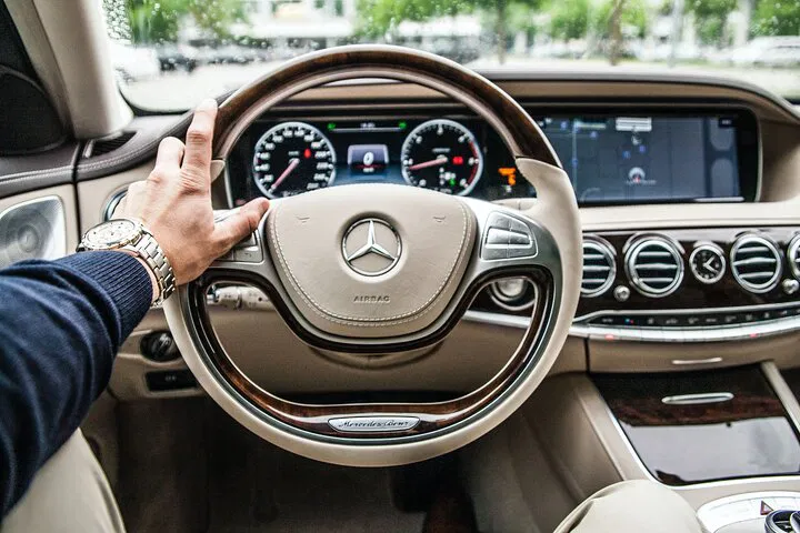 Stress-Free Airport Transfers: Southampton to Gatwick Private Service