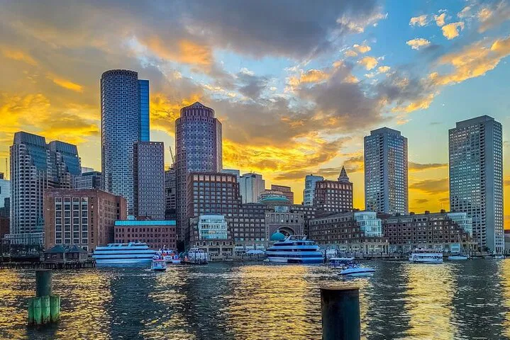 Boston's Best Night: Small Group City Views & North End Treats!