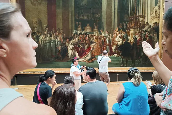Louvre: Exclusive Private Tour with Art Expert