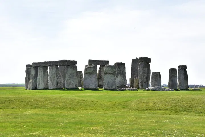 Stonehenge & Salisbury: Private Taxi Tour