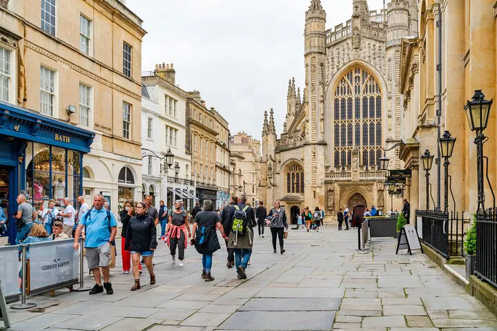 Southampton to London: An Enthralling Journey via Bath's Historic Charm