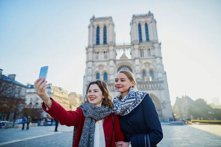Unveiling Paris: A Captivating Walking Tour of the Historic Heart