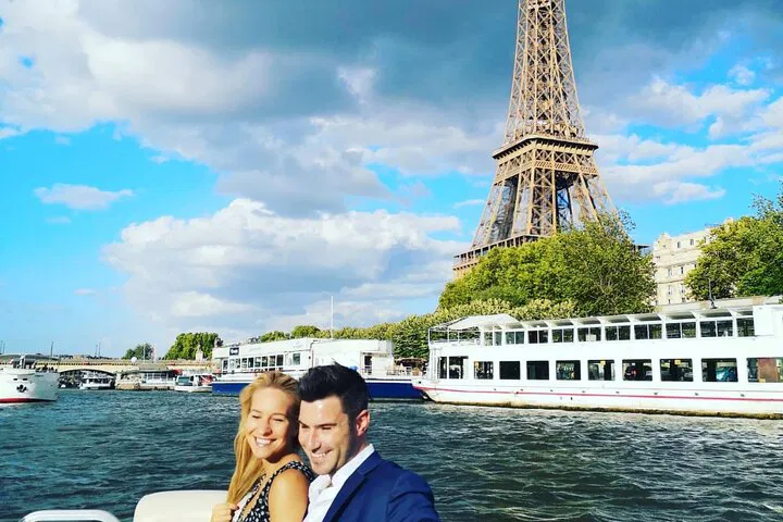Paris Seine River Private Boat Tour: Unforgettable Views