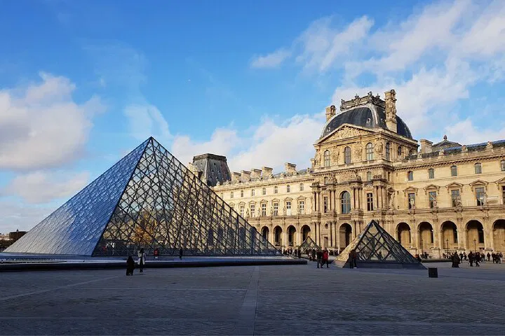 Step Back in Time: Uncover Paris's Left Bank Secrets!