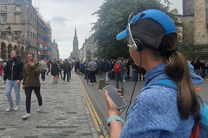 Royal Mile's Echoes: A Self-Guided Historical Audio Adventure