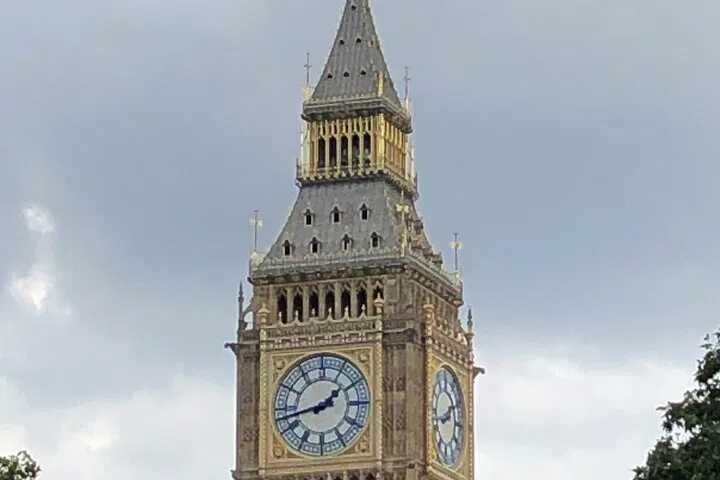 Unveiling Westminster: A Royal & Historical Walking Adventure